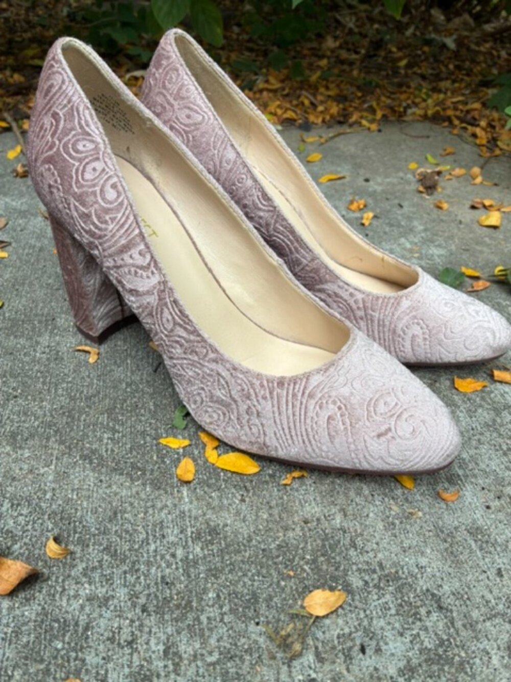 Nine West Jayvee Light Pink Paisley Velvet Block Heels, size 7.5